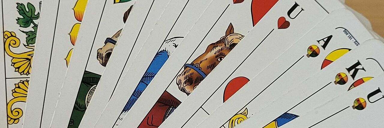 Binokelturnier Spielkarten eine Binokelspiels aufgefächert